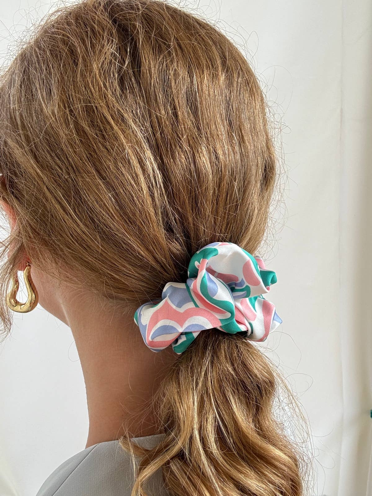 Scrunchie - Hellblau/ Rosa/ Grün Satin Blumen - Recycelt